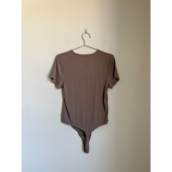Wilfred Aritzia Women's Modal Rib Short Sleeve Bodysuit in Brown Size 1X - Picture 3 of 6